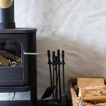 Goodwick The Workshop- Eco Cottage By The Coastal Path מראה חיצוני תמונה